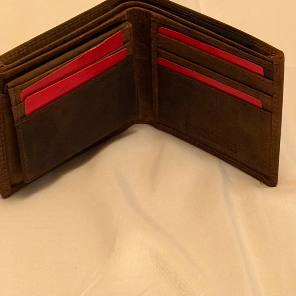 🇺🇸 Men’s Brown Leather Bifold Wallet – Embossed Flag 🇺🇸